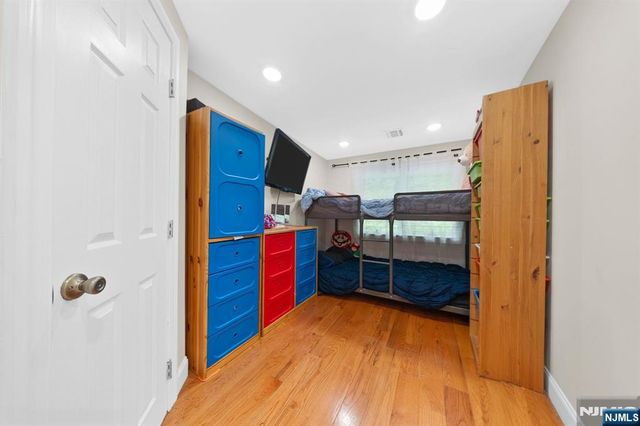 6 Hoover Road, Jefferson Township, NJ 07438