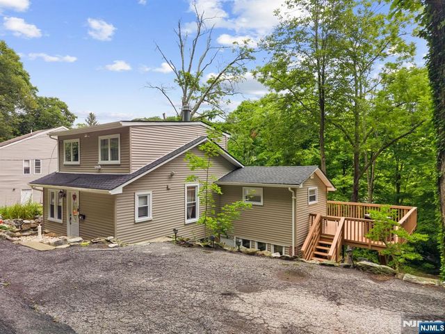 6 Hoover Road, Jefferson Township, NJ 07438
