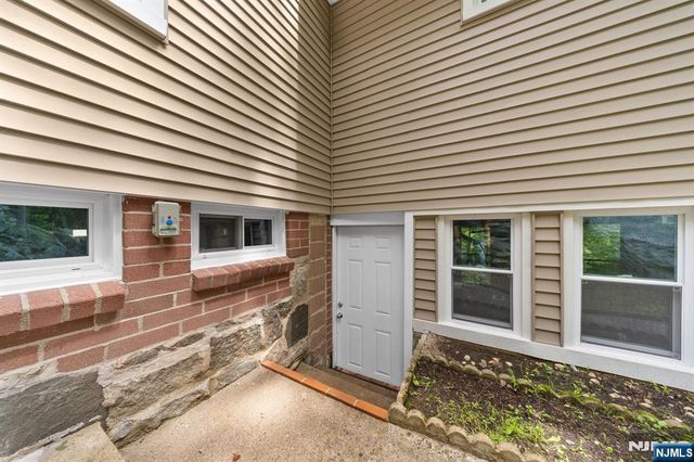 6 Hoover Road, Jefferson Township, NJ 07438