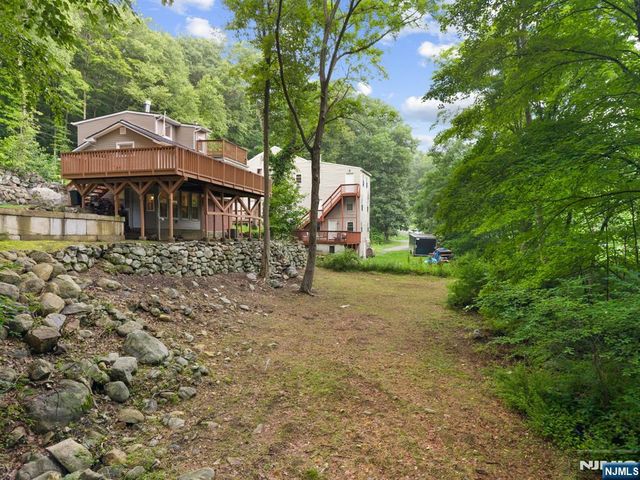 6 Hoover Road, Jefferson Township, NJ 07438