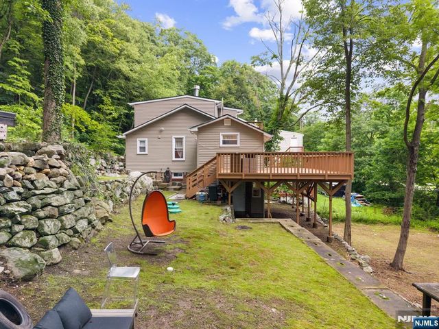6 Hoover Road, Jefferson Township, NJ 07438