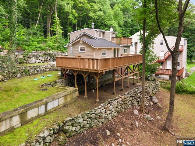 6 Hoover Road, Jefferson Township, NJ 07438