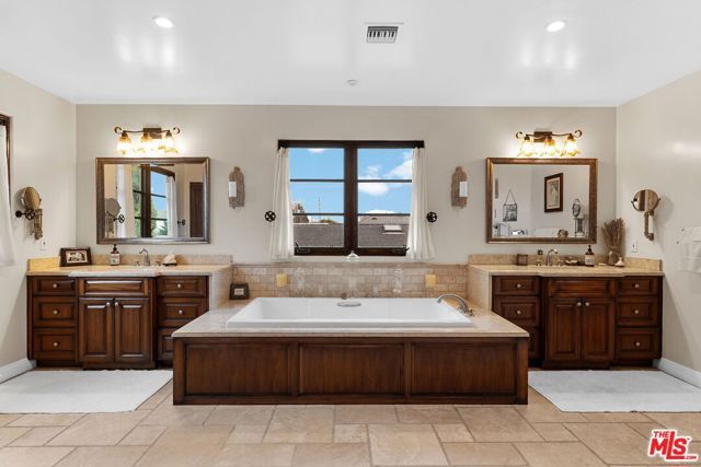 3522 S Barrington Avenue, Los Angeles, CA 90066