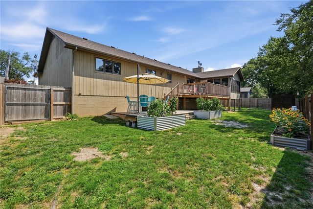 24 Indian Wells, Holiday Island, AR 72631