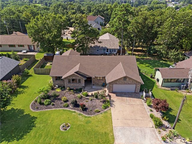 24 Indian Wells, Holiday Island, AR 72631