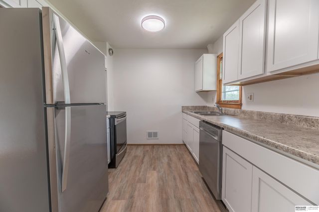 7602 S 35th Street, Bellevue, NE 68147