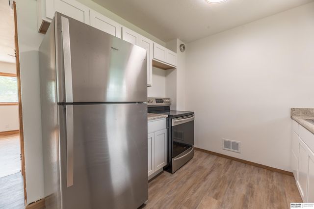 7602 S 35th Street, Bellevue, NE 68147