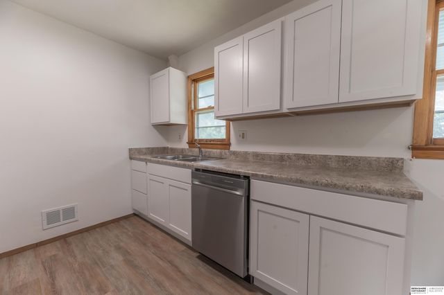 7602 S 35th Street, Bellevue, NE 68147