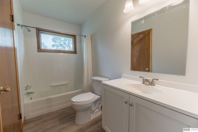7602 S 35th Street, Bellevue, NE 68147