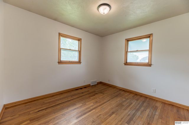 7602 S 35th Street, Bellevue, NE 68147