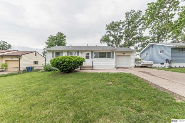 7602 S 35th Street, Bellevue, NE 68147