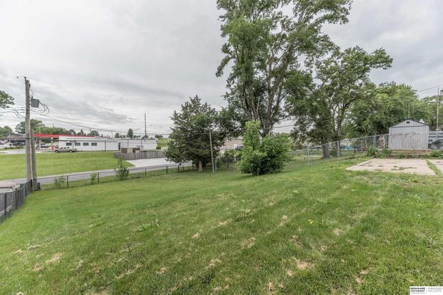 7602 S 35th Street, Bellevue, NE 68147