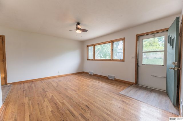 7602 S 35th Street, Bellevue, NE 68147