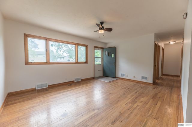 7602 S 35th Street, Bellevue, NE 68147