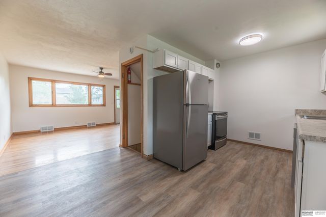7602 S 35th Street, Bellevue, NE 68147