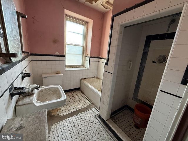 4801 A ST, Philadelphia, PA 19120