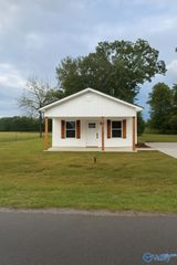 105 New Center Road, Hartselle, AL 35640