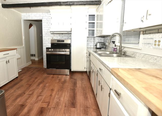 157 Salem St, Rockland, MA 02370