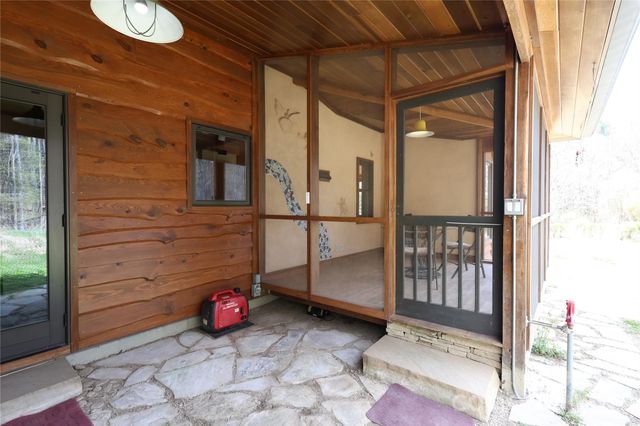 1422 Middle Fork Road, Hendersonville, NC 28792