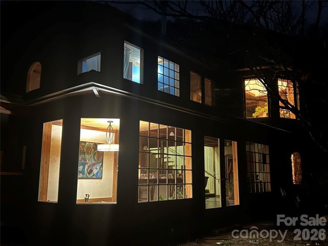 1422 Middle Fork Road, Hendersonville, NC 28792