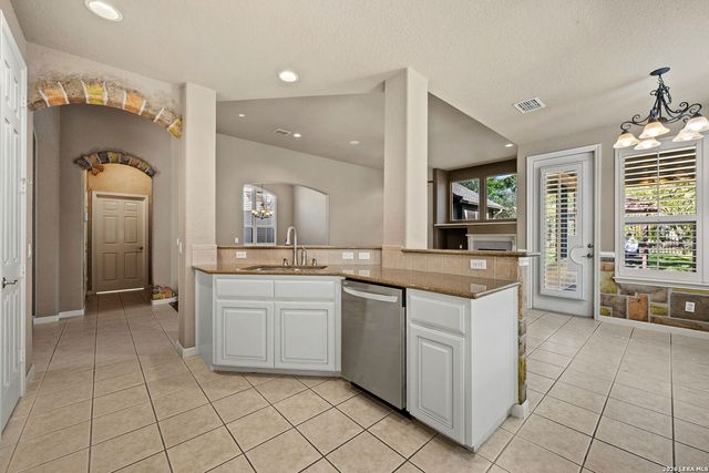 111 Garden Trace, San Antonio, TX 78260