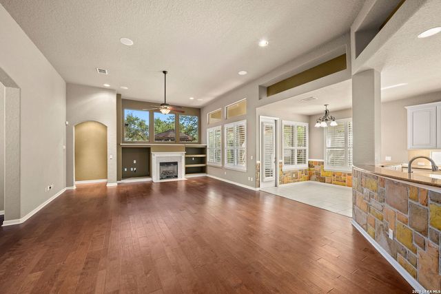 111 Garden Trace, San Antonio, TX 78260