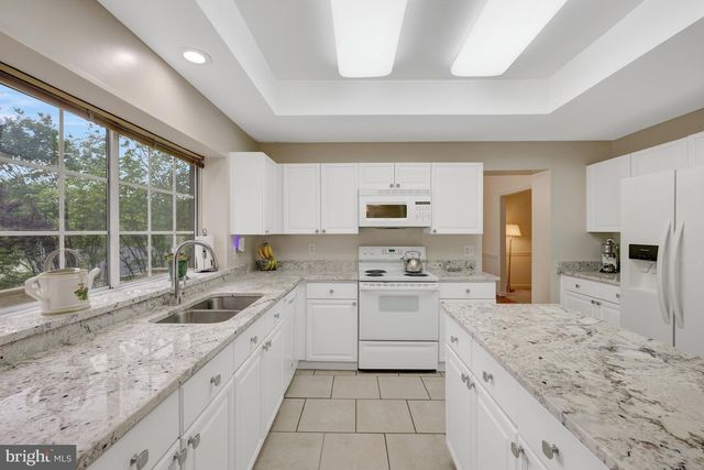 30125 MERCHANT CT, Great Falls, VA 22066