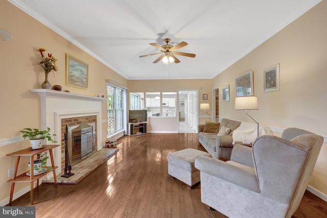 30125 MERCHANT CT, Great Falls, VA 22066