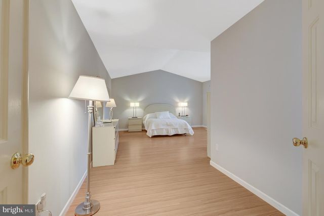 30125 MERCHANT CT, Great Falls, VA 22066