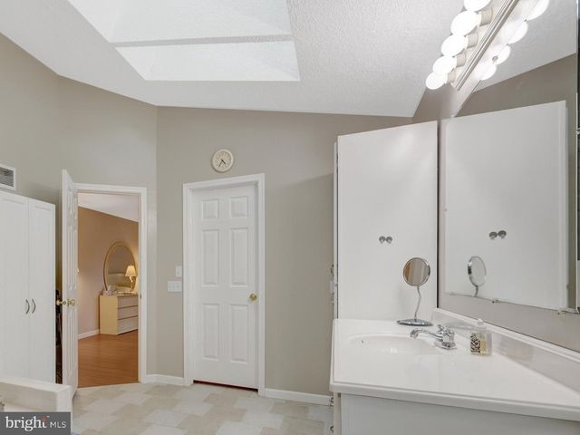 30125 MERCHANT CT, Great Falls, VA 22066