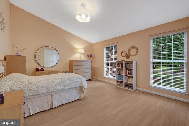 30125 MERCHANT CT, Great Falls, VA 22066