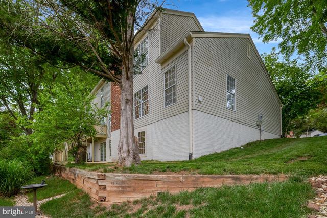 30125 MERCHANT CT, Great Falls, VA 22066