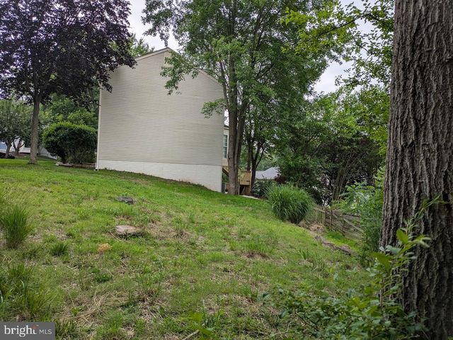 30125 MERCHANT CT, Great Falls, VA 22066