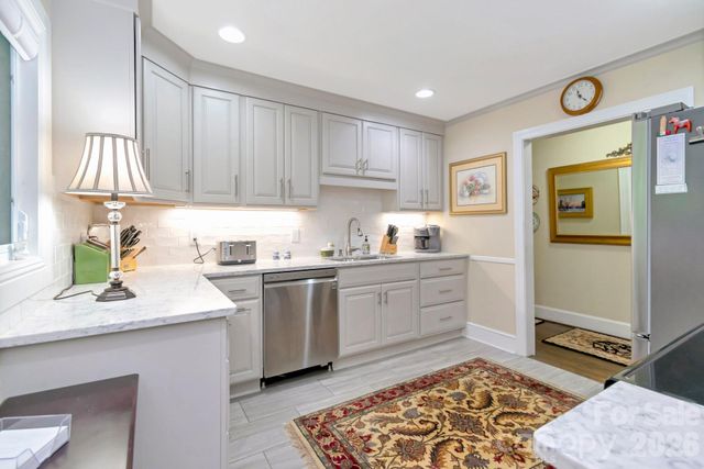195 Fairway Lane, Blowing Rock, NC 28605