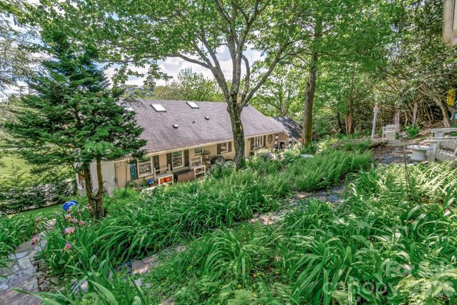 195 Fairway Lane, Blowing Rock, NC 28605