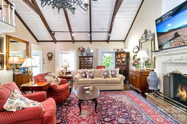 195 Fairway Lane, Blowing Rock, NC 28605