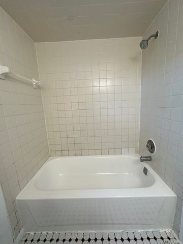 18w158 16th Street, Villa Park, IL 60181