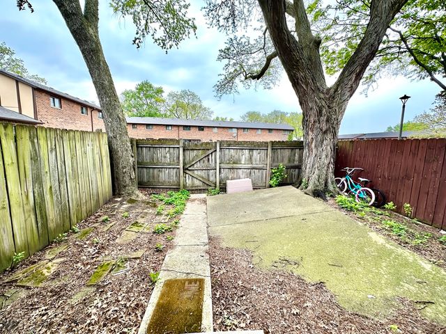 18w158 16th Street, Villa Park, IL 60181
