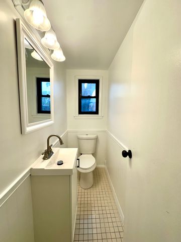 18w158 16th Street, Villa Park, IL 60181