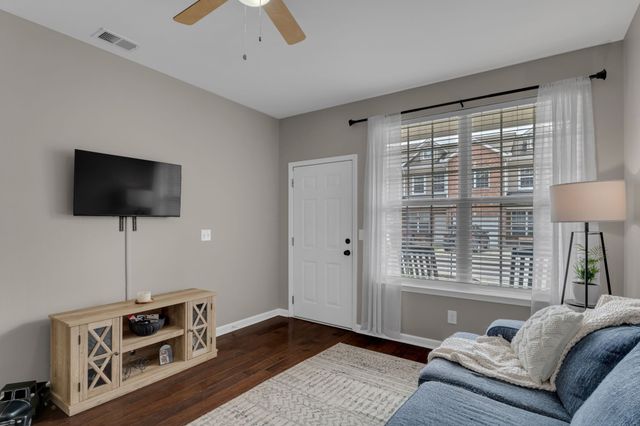 1803 Villa Cir, Lebanon, TN 37090