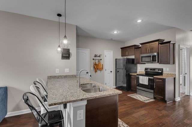 1803 Villa Cir, Lebanon, TN 37090