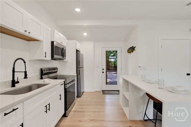 200 Kinzie Avenue, Savannah, GA 31404