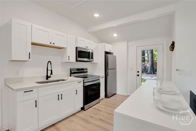 200 Kinzie Avenue, Savannah, GA 31404