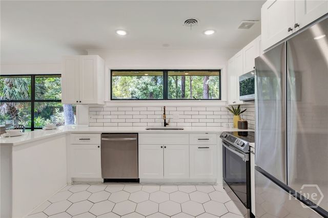 200 Kinzie Avenue, Savannah, GA 31404