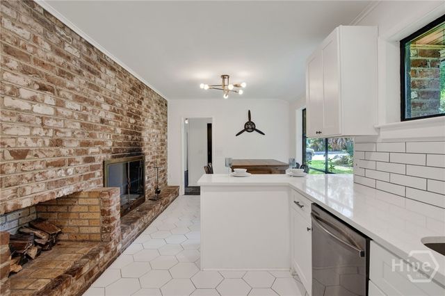 200 Kinzie Avenue, Savannah, GA 31404