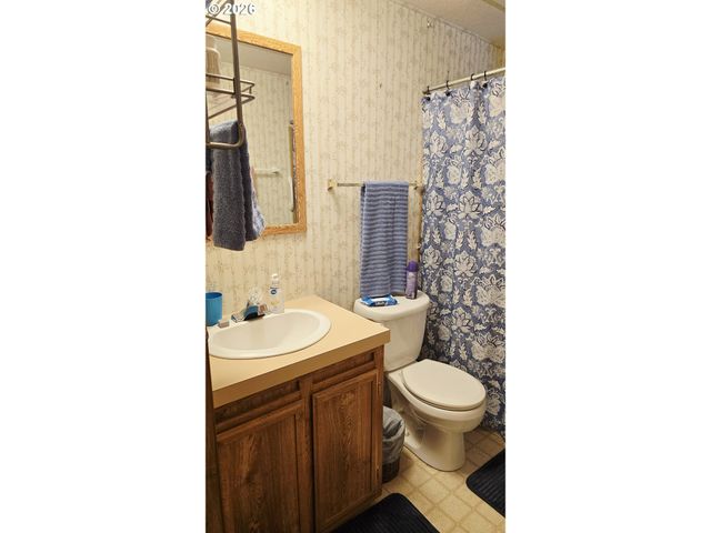 1809 26TH St 77, La Grande, OR 97850