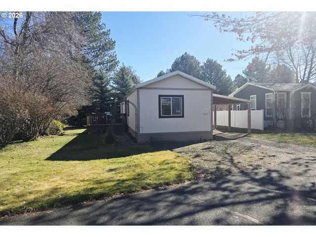 1809 26TH St 77, La Grande, OR 97850
