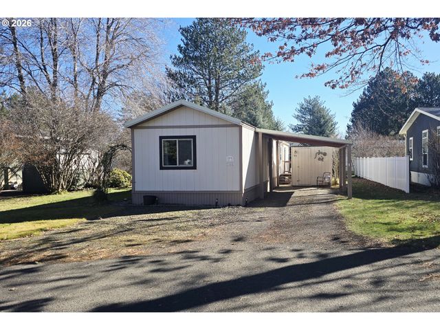 1809 26TH St 77, La Grande, OR 97850