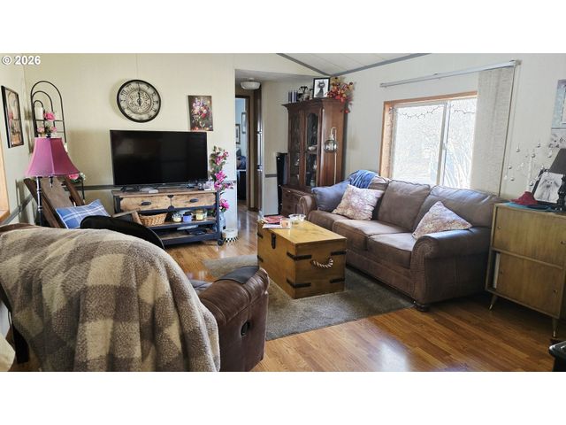 1809 26TH St 77, La Grande, OR 97850