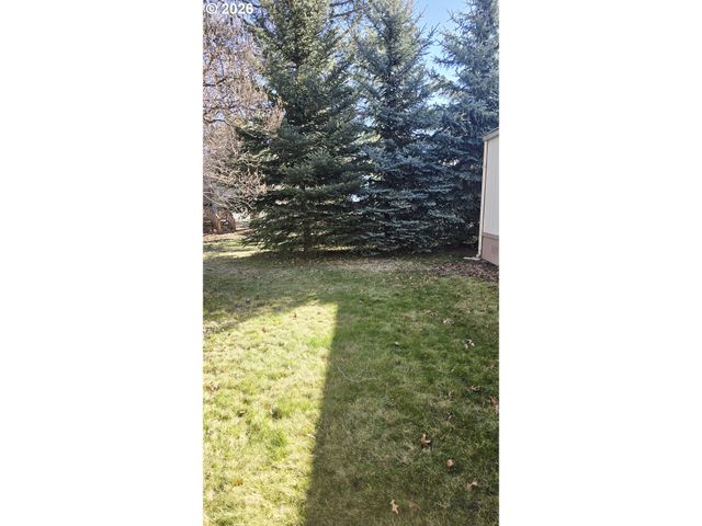 1809 26TH St 77, La Grande, OR 97850